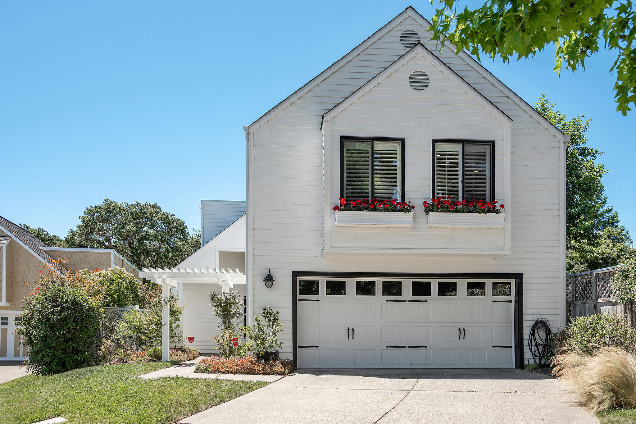 4 Blue Oak Court